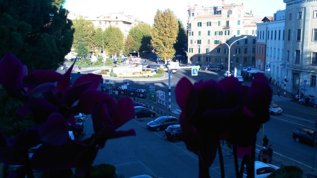 Fiore Vaticano B&B Roma Esterno foto